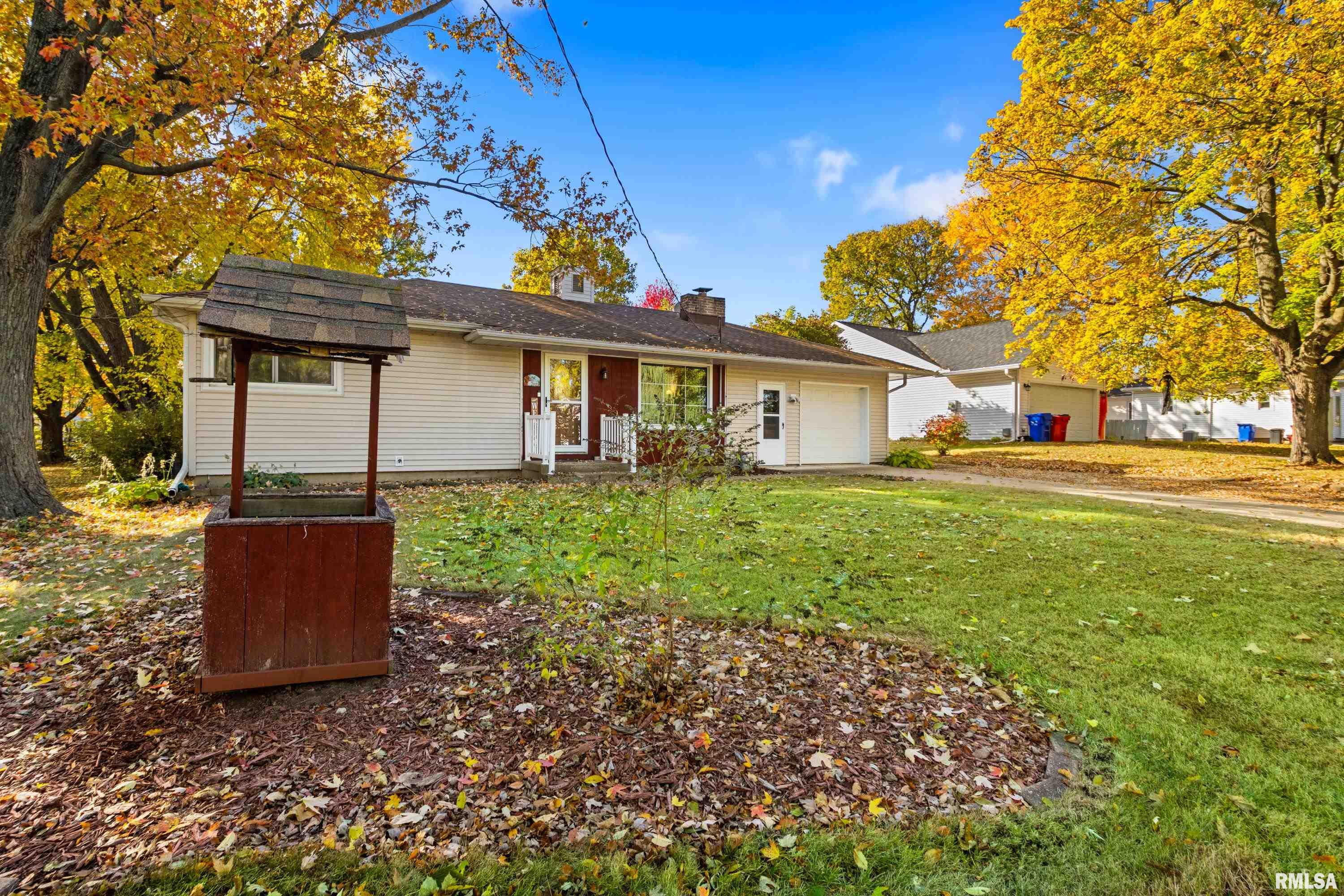 208 East Butternut Street Elmwood, IL 61529 - Photo 2 of 37