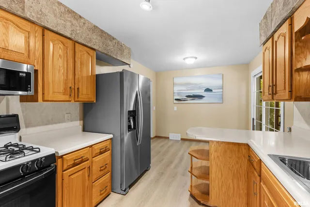 $119,900 | 208 East Butternut Street, Elmwood, IL 61529