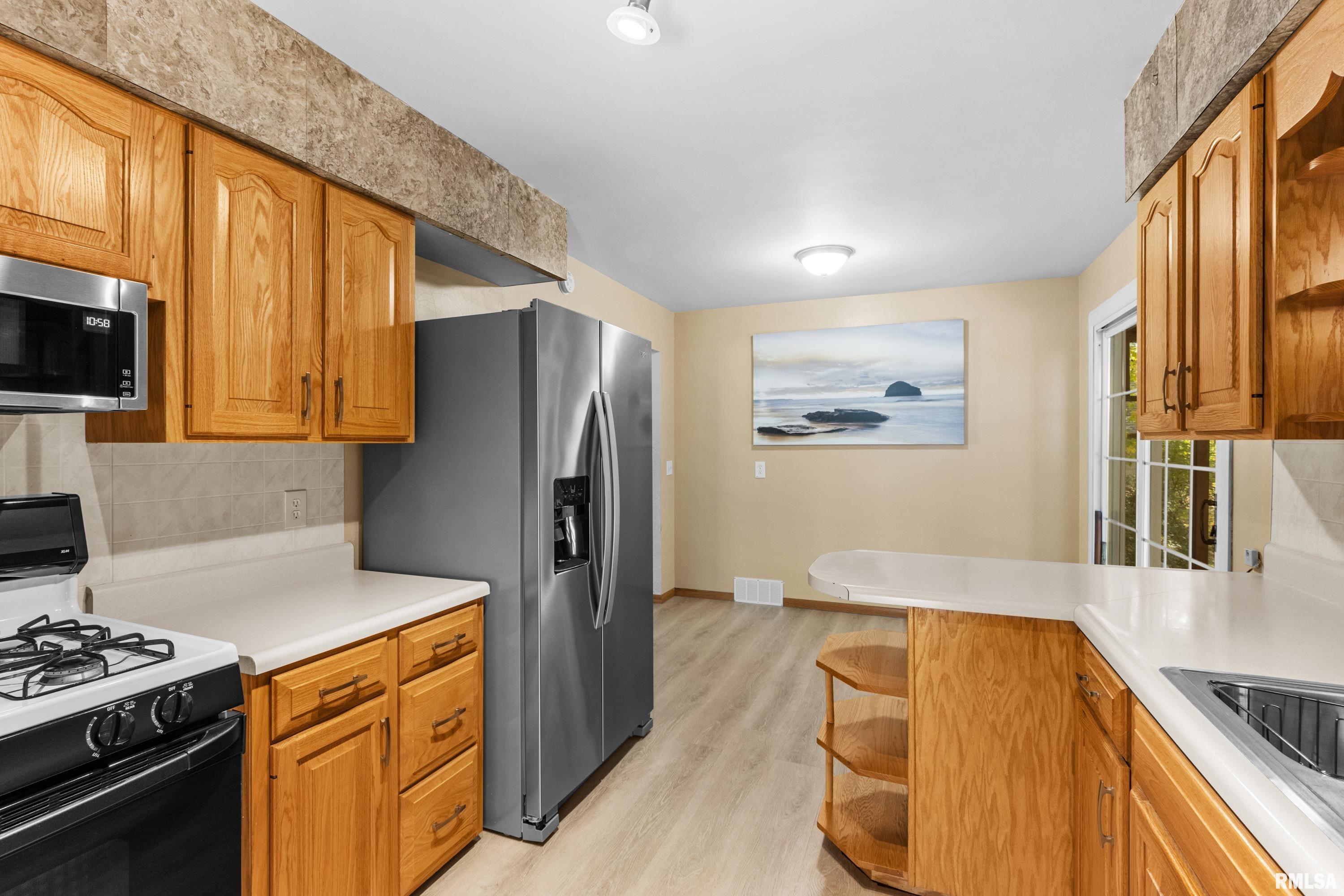 208 East Butternut Street Elmwood, IL 61529 - Photo 22 of 37