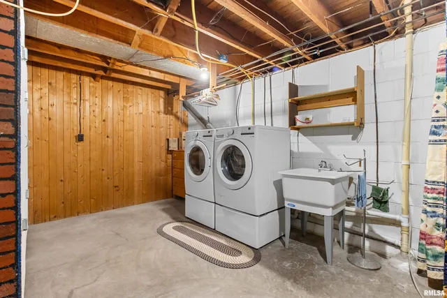 $119,900 | 208 East Butternut Street, Elmwood, IL 61529