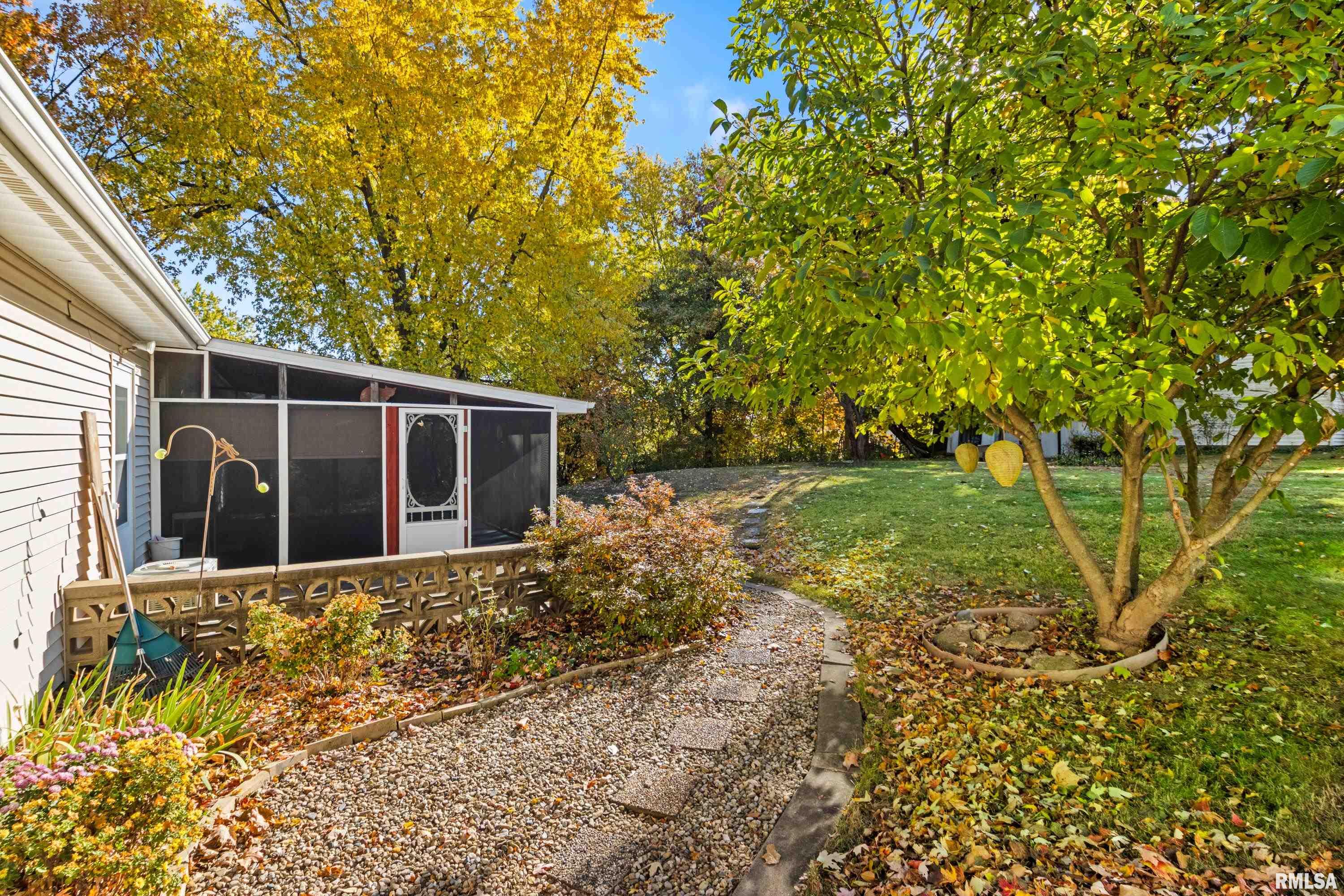 208 East Butternut Street Elmwood, IL 61529 - Photo 5 of 37