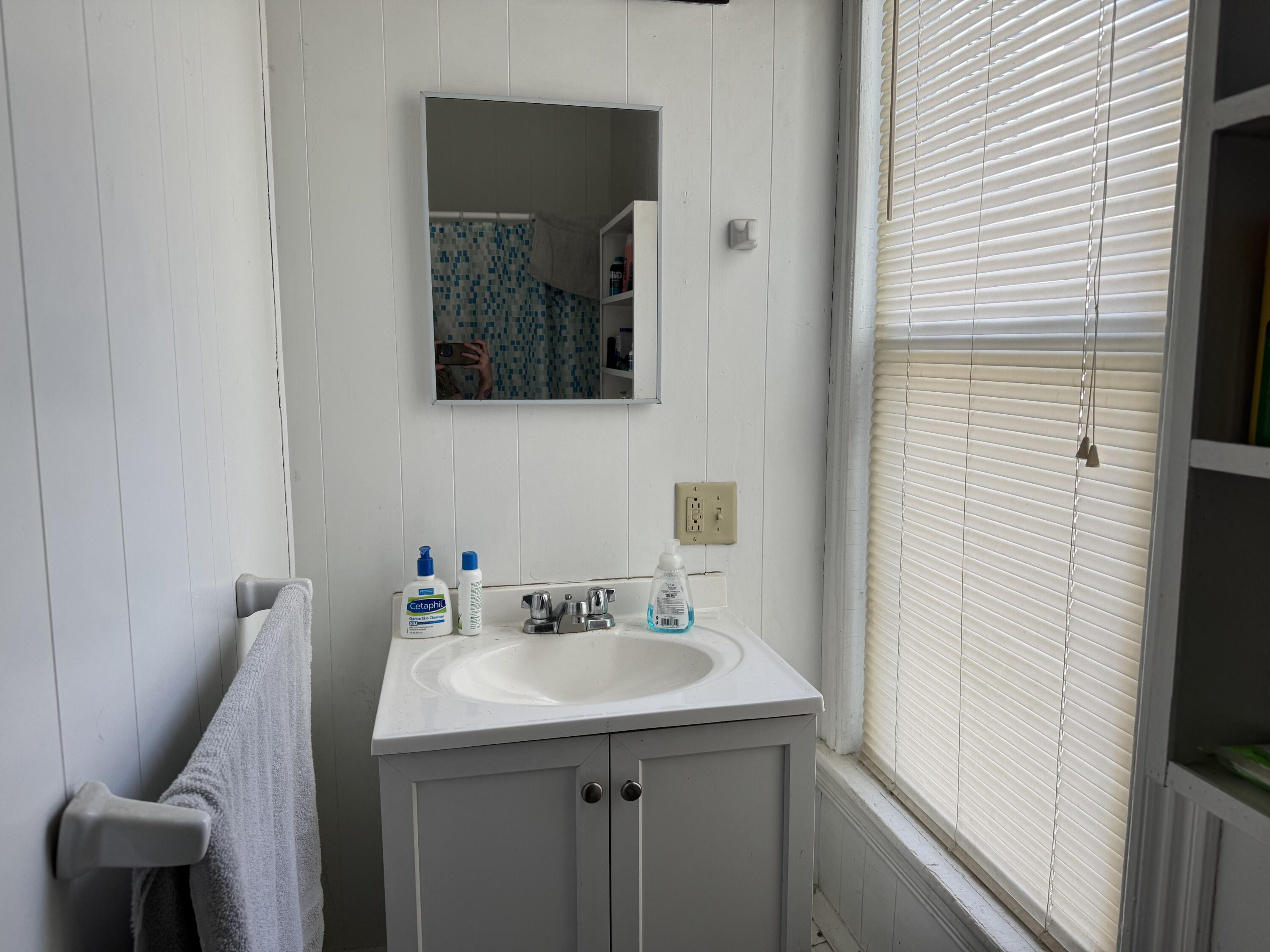 6 Spring Street Waterville, ME 04901 - Photo 21 of 25 Apt 1