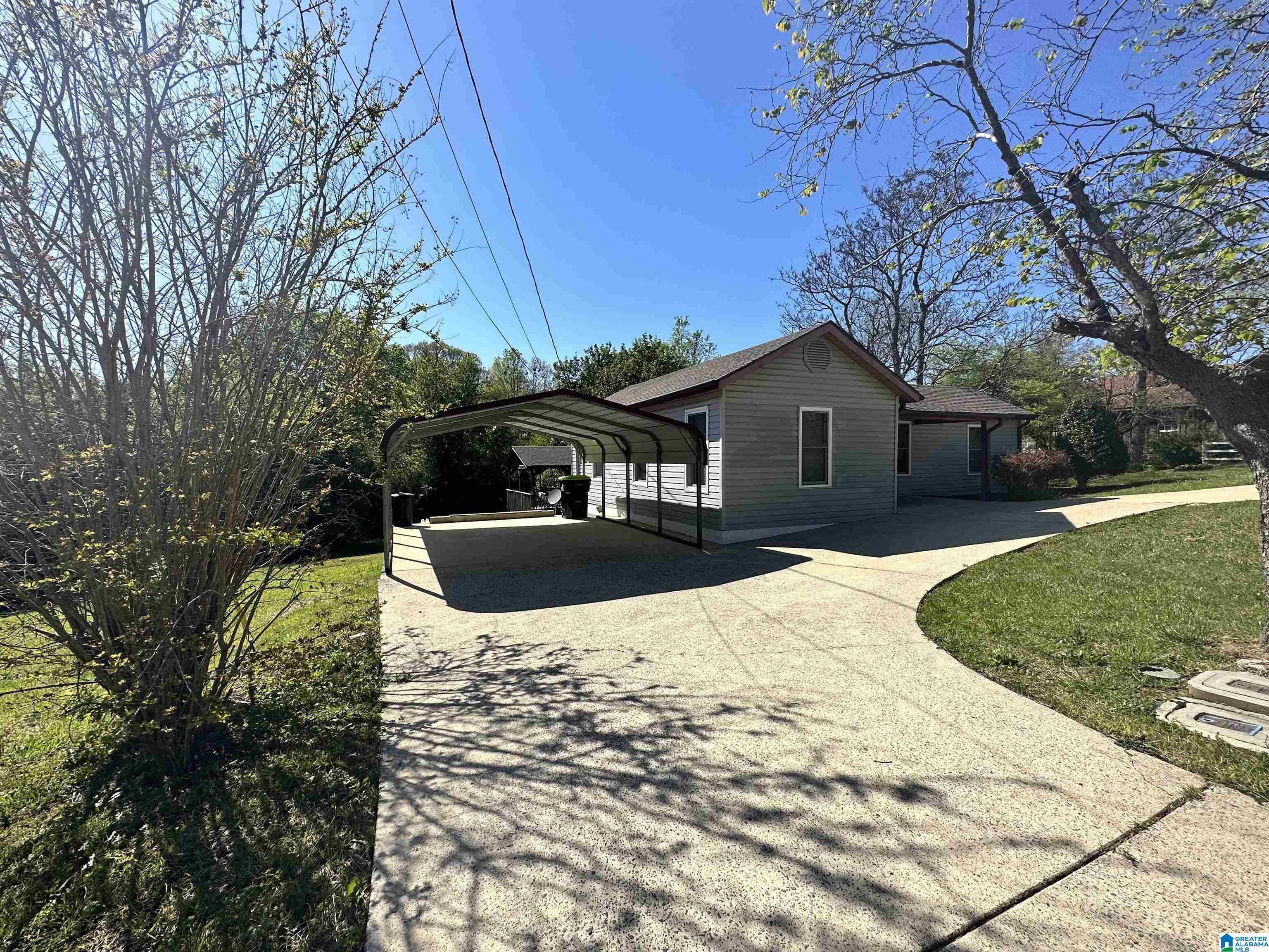 266 Mountain View Road Talladega, AL 35160 - Photo 2 of 23