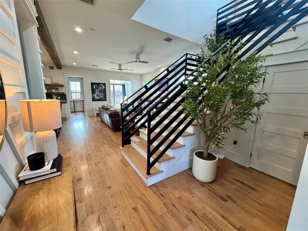 $10,000 | 805 Cordell Street, Houston, TX 77009