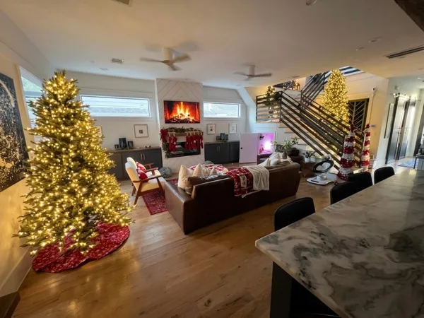 $10,000 | 805 Cordell Street, Houston, TX 77009