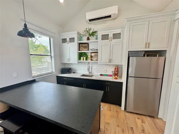 $9,500 | 805 Cordell Street, Houston, TX 77009