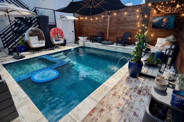 $10,000 | 805 Cordell Street, Houston, TX 77009