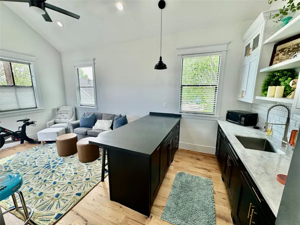 $9,500 | 805 Cordell Street, Houston, TX 77009