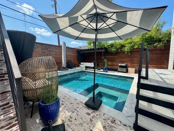 $10,000 | 805 Cordell Street, Houston, TX 77009