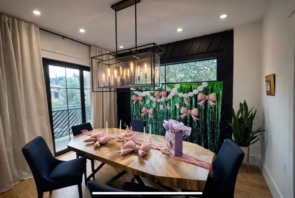 $10,000 | 805 Cordell Street, Houston, TX 77009