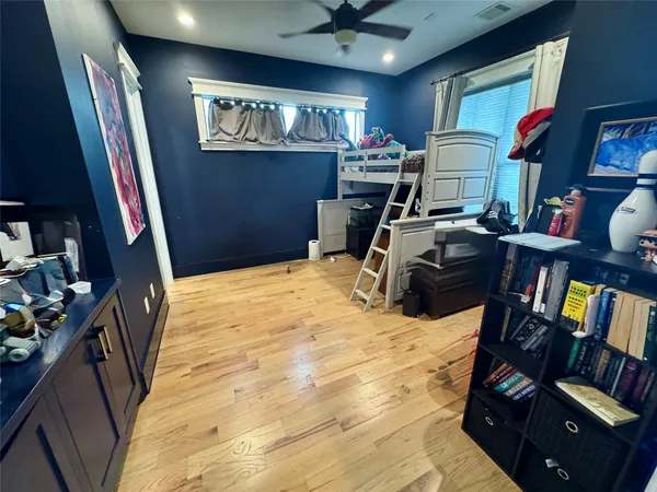 $10,000 | 805 Cordell Street, Houston, TX 77009