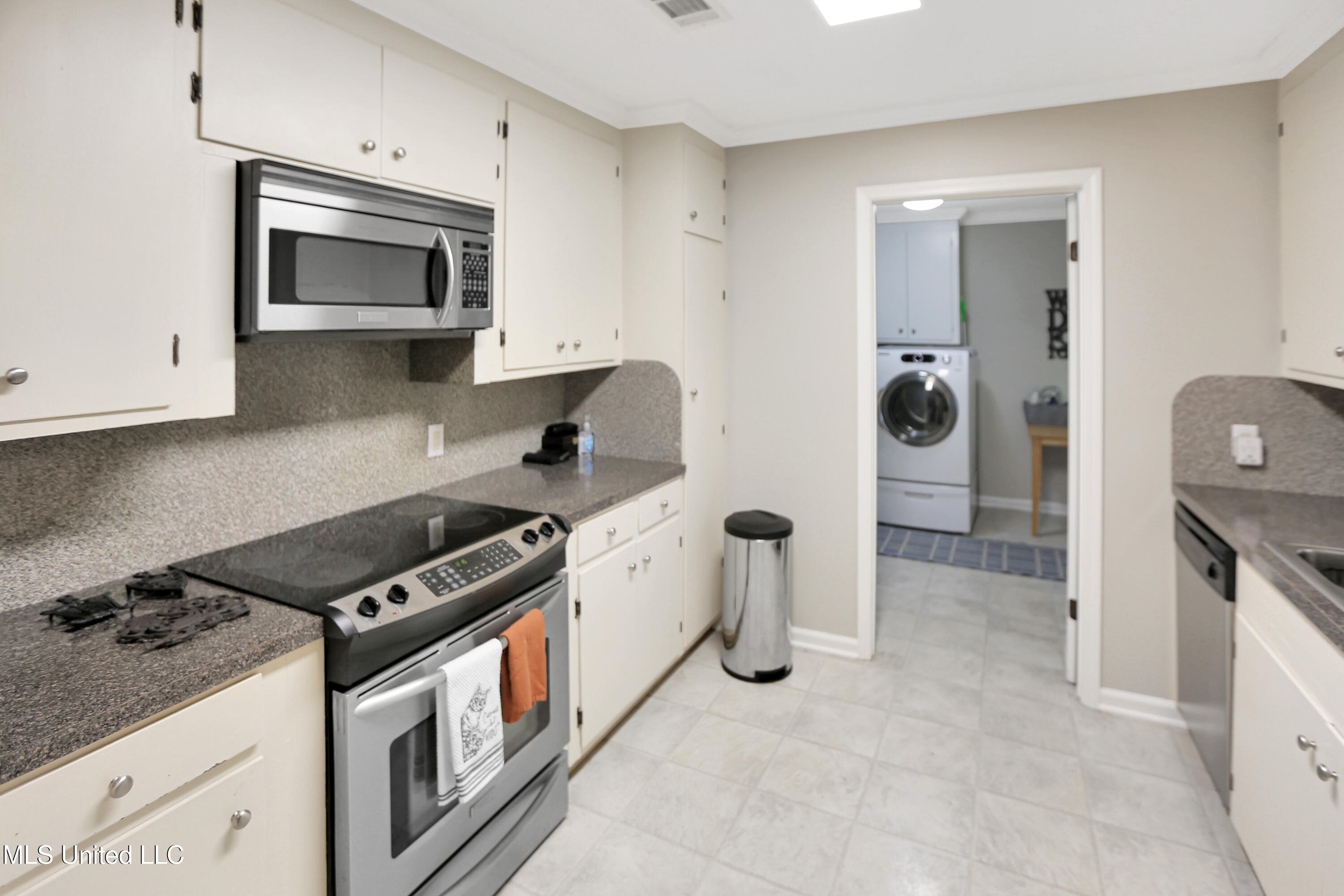 147 Beaver Bend Canton, MS 39046 - Photo 11 of 30 147 Beaver Bend - 4