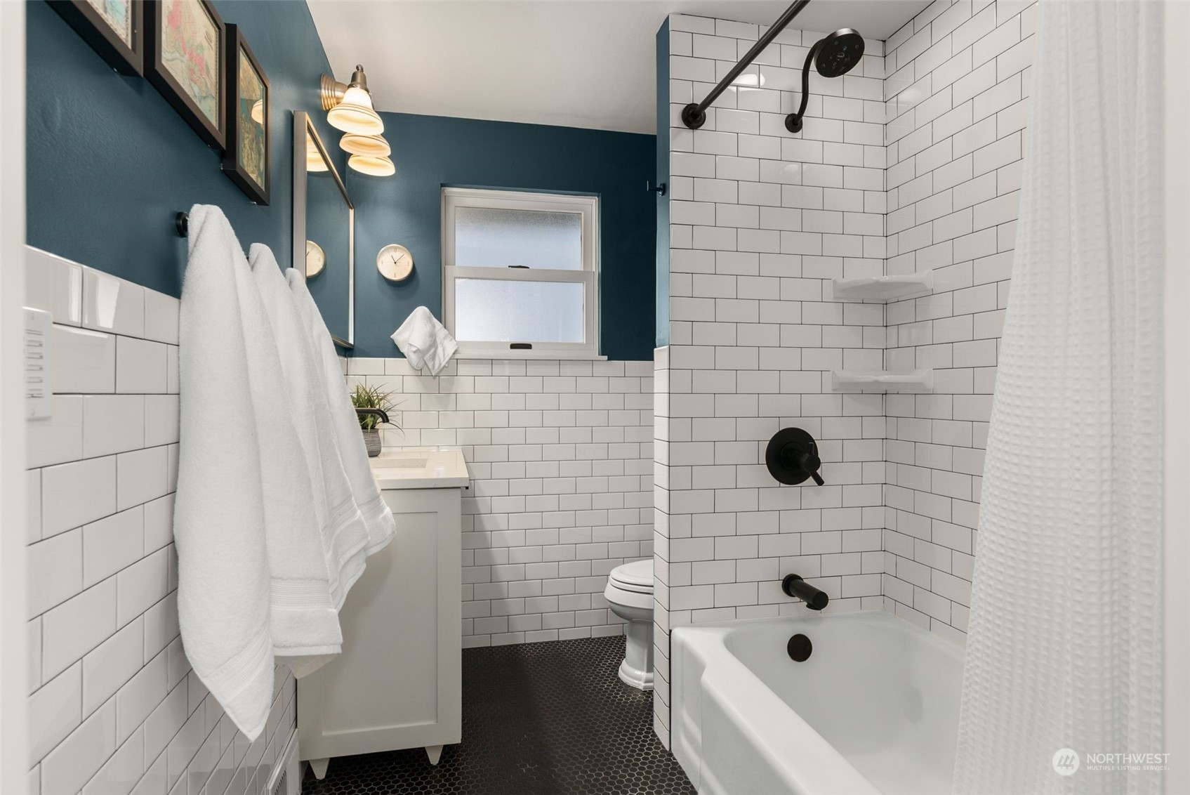 4817 Southwest Graham Street Seattle, WA 98136 - Photo 17 of 34 Gallery Image 17