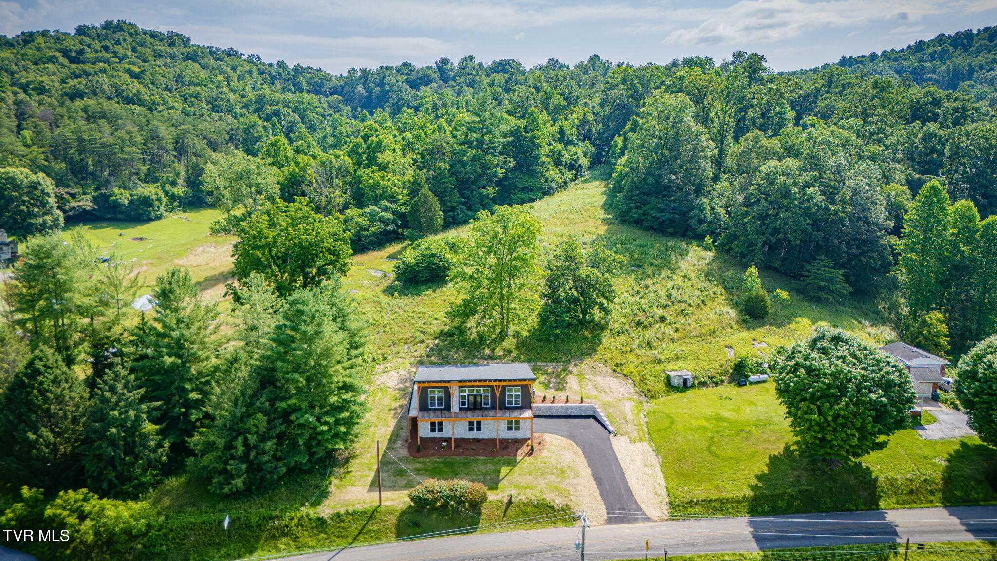 1385 Gap Creek Road Elizabethton, TN 37643 - Photo 36 of 40 105