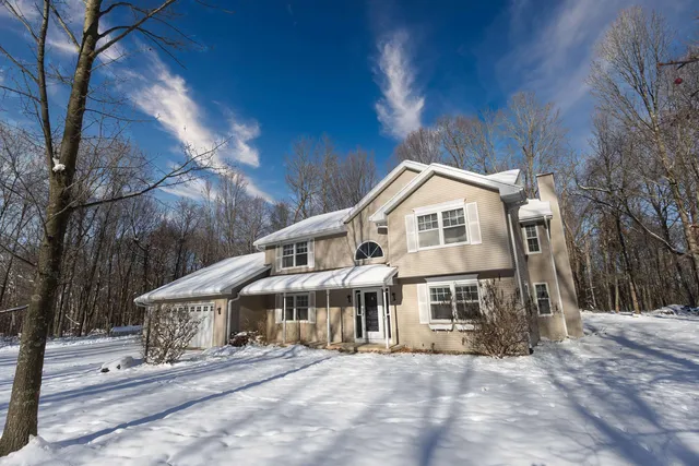 $548,500 | N2559 Pleasant View Lane, Waupaca, WI 54981