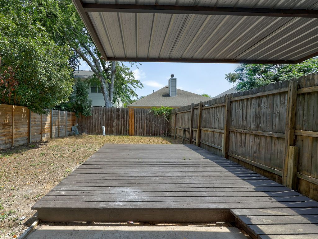 1710 Cinnamon Path Austin, TX 78704 - Photo 37 of 40 a view of a backyard