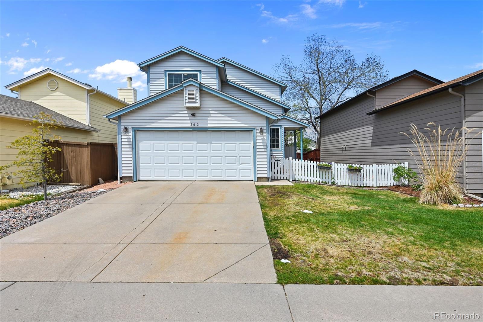 562 East Arden Circle Highlands Ranch, CO 80126 - Photo 2 of 43