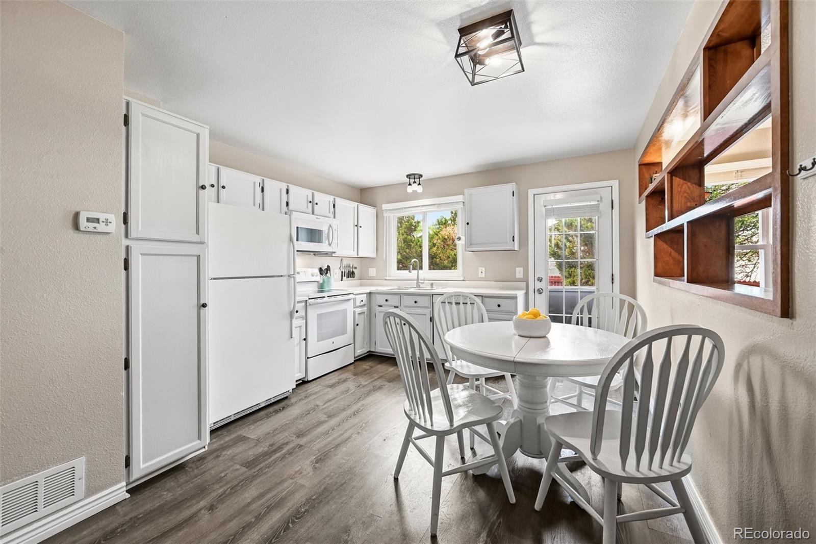 562 East Arden Circle Highlands Ranch, CO 80126 - Photo 9 of 43