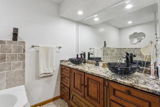 $515,000 | 3113 Chandler Court, Burnsville, MN 55337