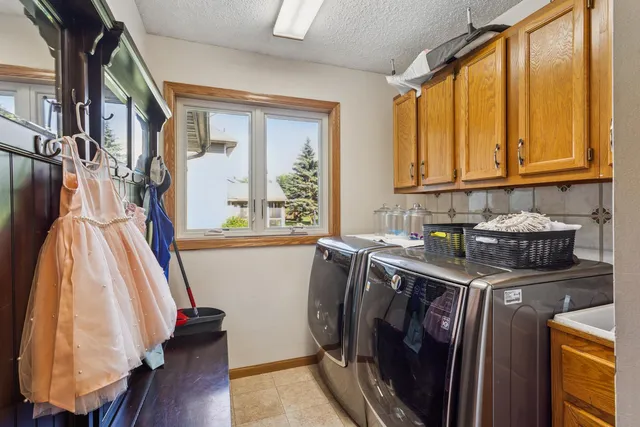 $515,000 | 3113 Chandler Court, Burnsville, MN 55337