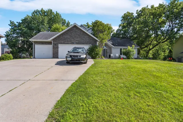 $515,000 | 3113 Chandler Court, Burnsville, MN 55337