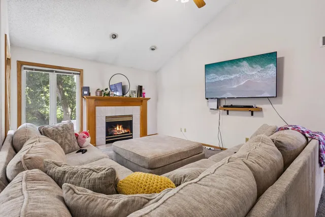 $515,000 | 3113 Chandler Court, Burnsville, MN 55337