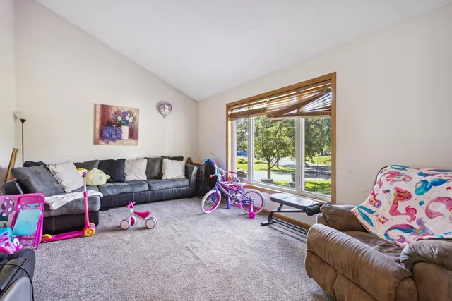 $515,000 | 3113 Chandler Court, Burnsville, MN 55337