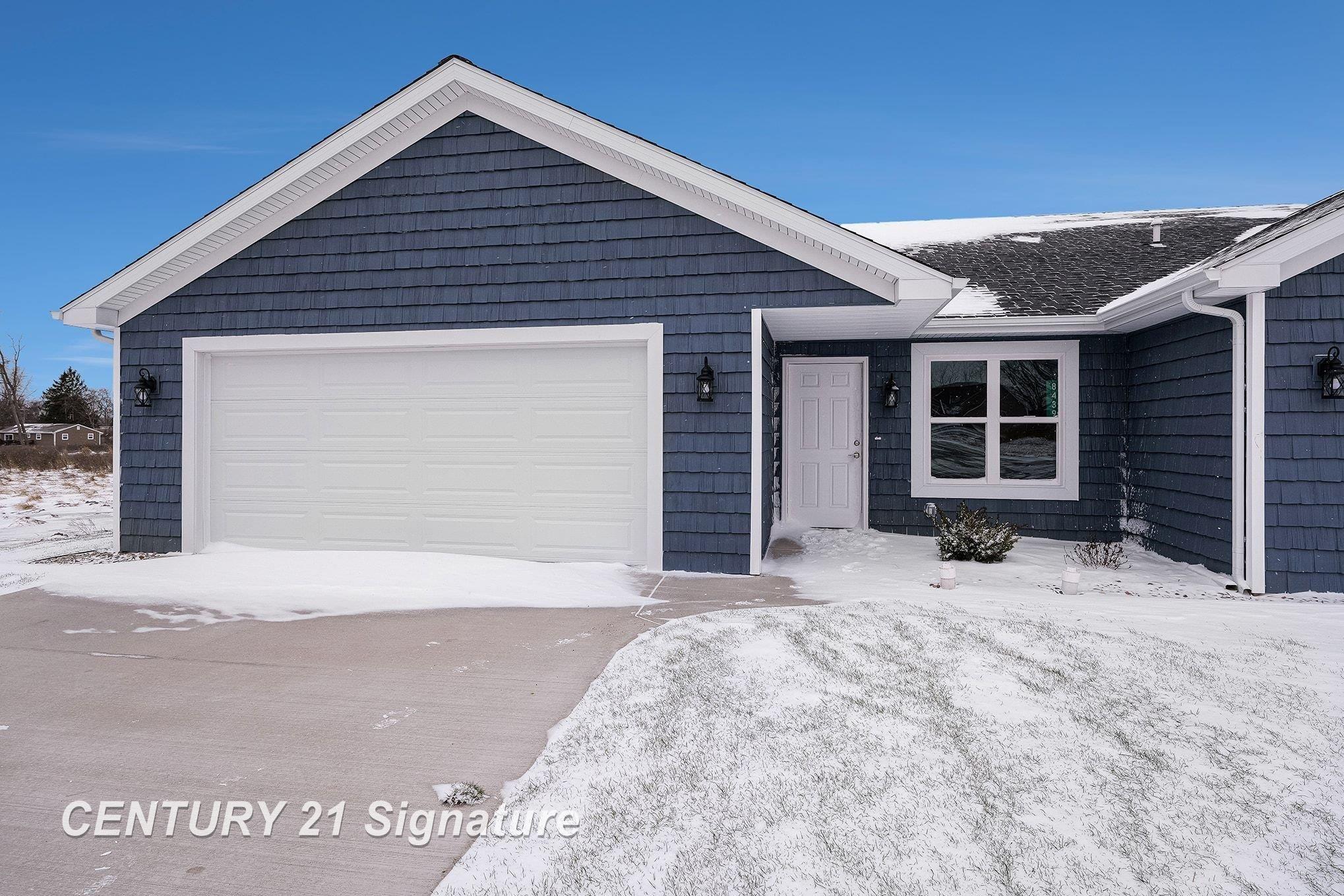 8487 North River Road Freeland, MI 48623 - Photo 2 of 27