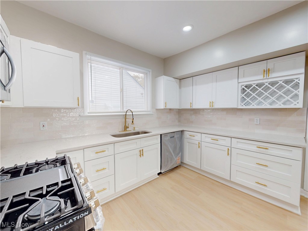 5954 Maplewood Road Cleveland, OH 44124 - Photo 3 of 47 Gallery Image 3