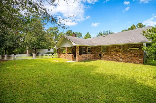 $240,000 | 111 Lodge Hill Circle, Pineville, LA 71360
