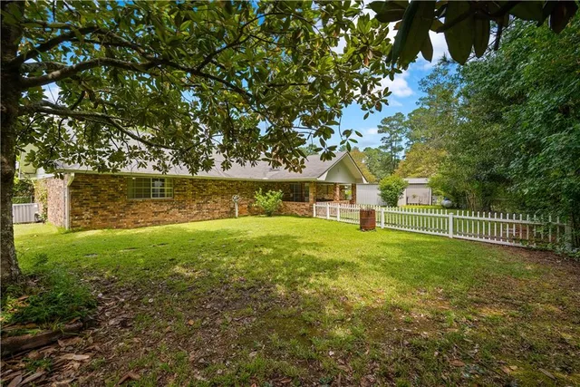 $240,000 | 111 Lodge Hill Circle, Pineville, LA 71360