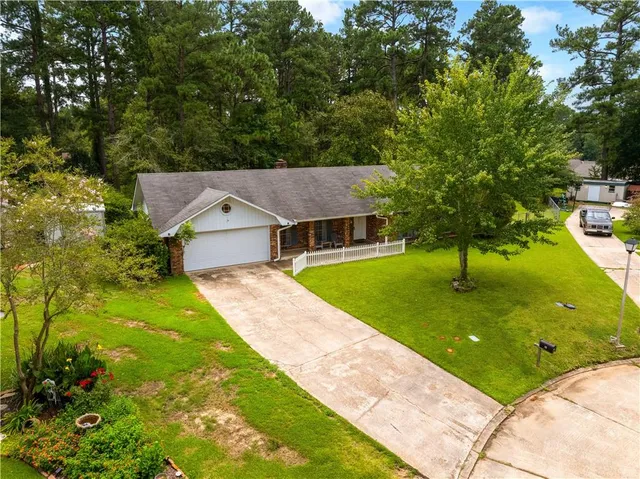$240,000 | 111 Lodge Hill Circle, Pineville, LA 71360