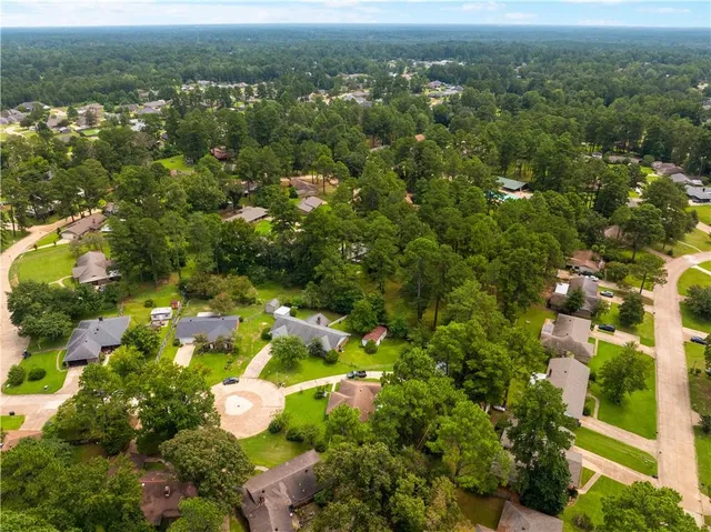 $240,000 | 111 Lodge Hill Circle, Pineville, LA 71360