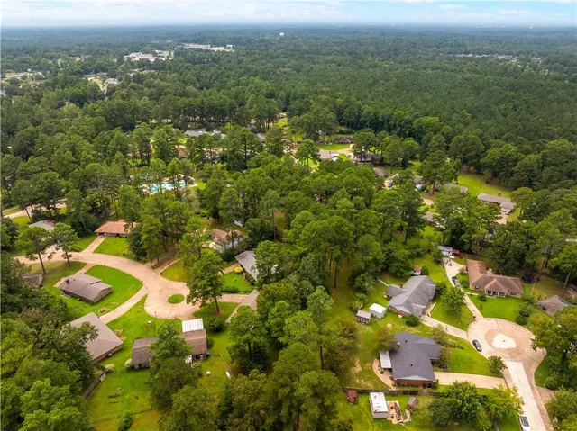 $240,000 | 111 Lodge Hill Circle, Pineville, LA 71360