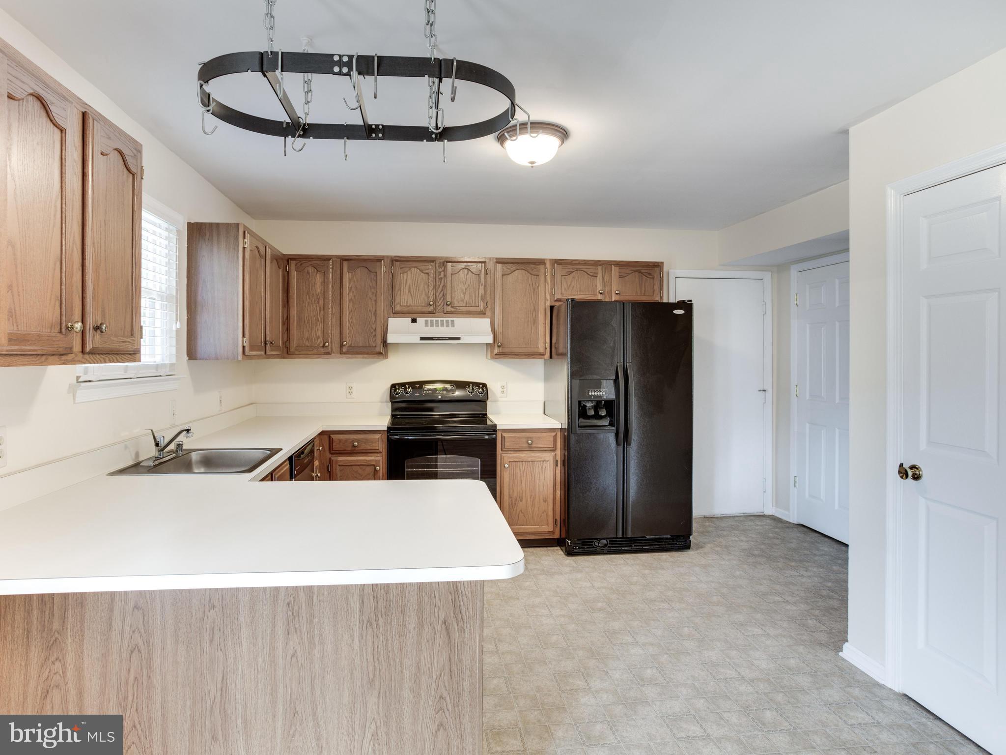 985 Pebblestone Road Pasadena, MD 21122 - Photo 11 of 25 Kitchen