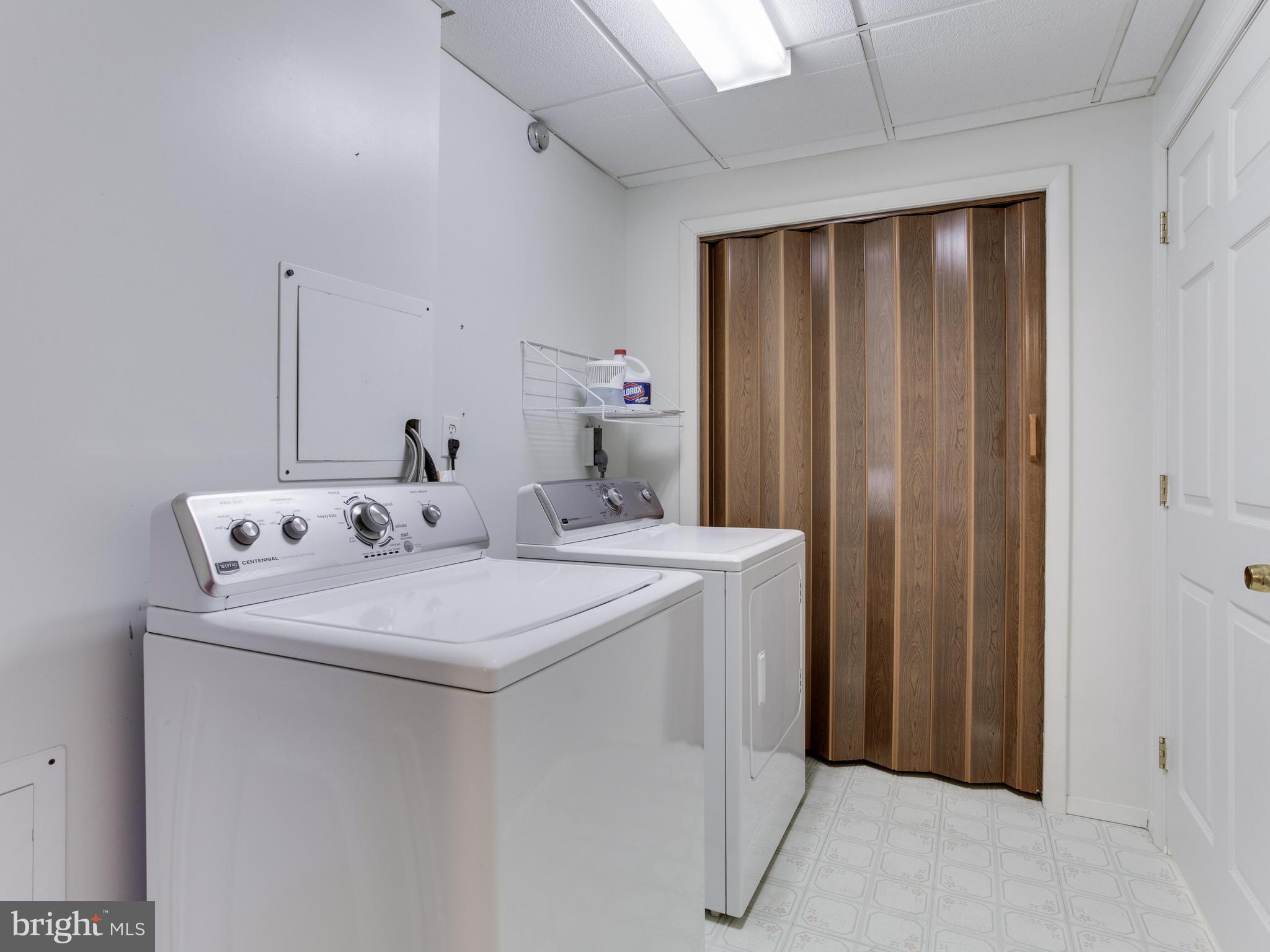 985 Pebblestone Road Pasadena, MD 21122 - Photo 22 of 25 Laundry room