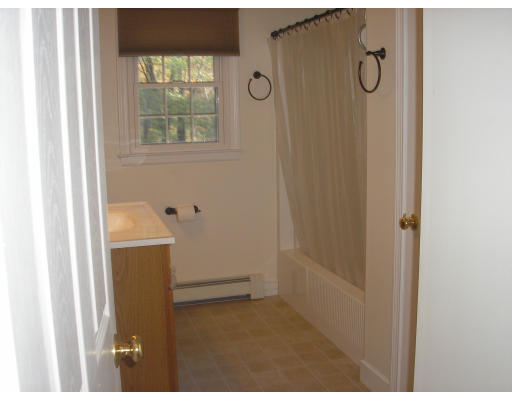 6 Carol Road Mansfield, MA 02048 - Photo 9 of 10 Gallery Image 9