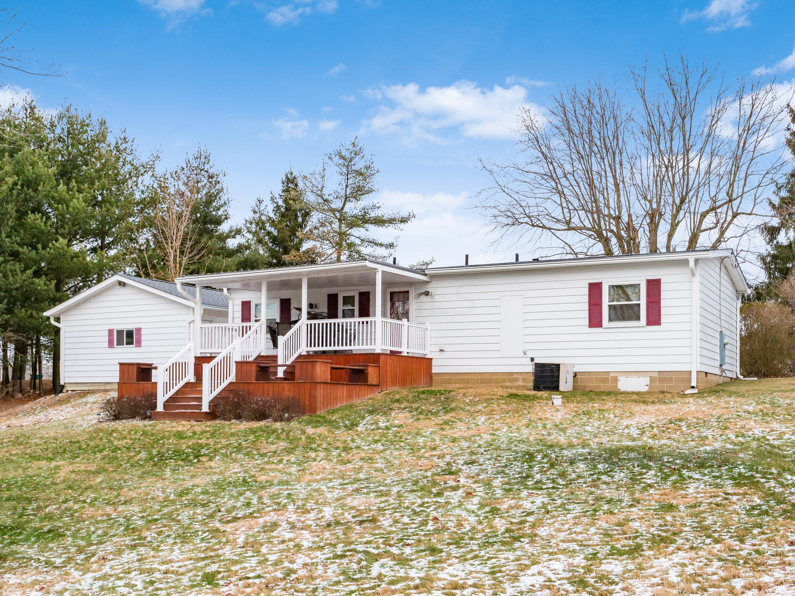 8090 Ridge Road Zanesville, OH 43701 - Photo 25 of 28 8090 Ridge Rd back of home 4