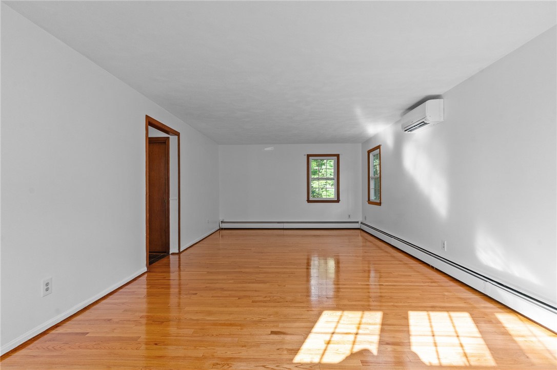 3 Crocus Court Coventry, RI 02816 - Photo 5 of 48