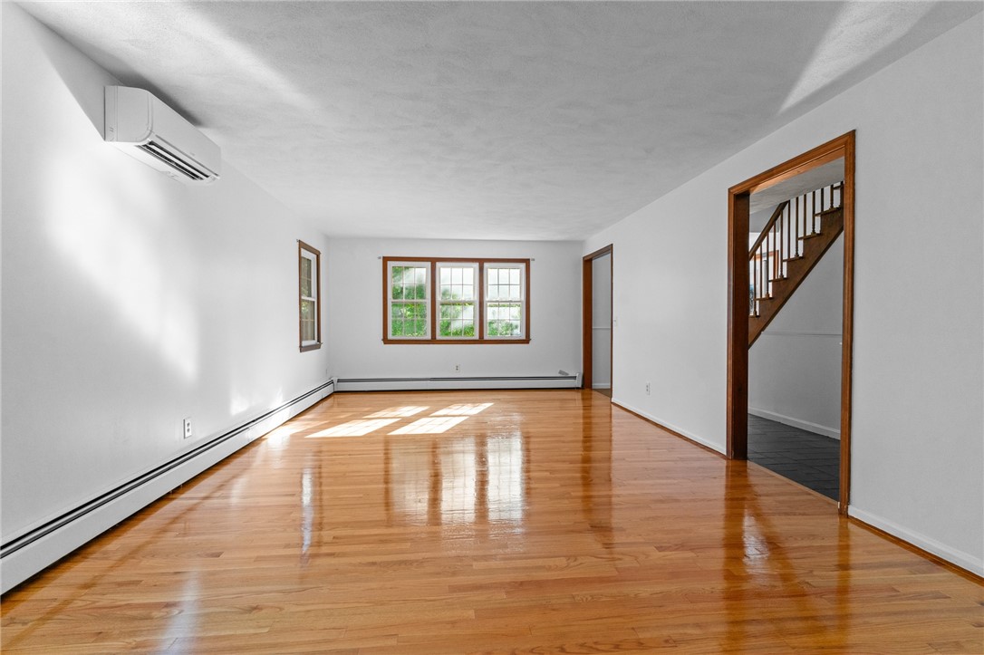 3 Crocus Court Coventry, RI 02816 - Photo 7 of 48