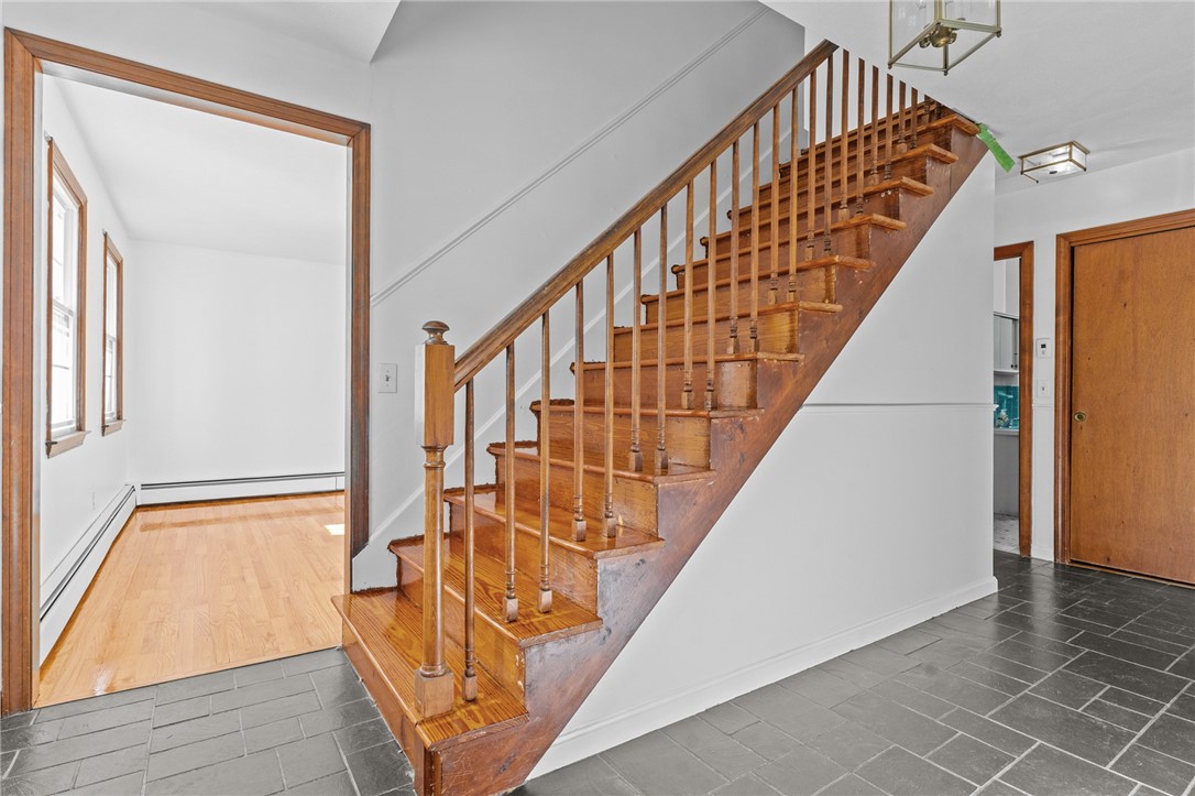 3 Crocus Court Coventry, RI 02816 - Photo 9 of 48