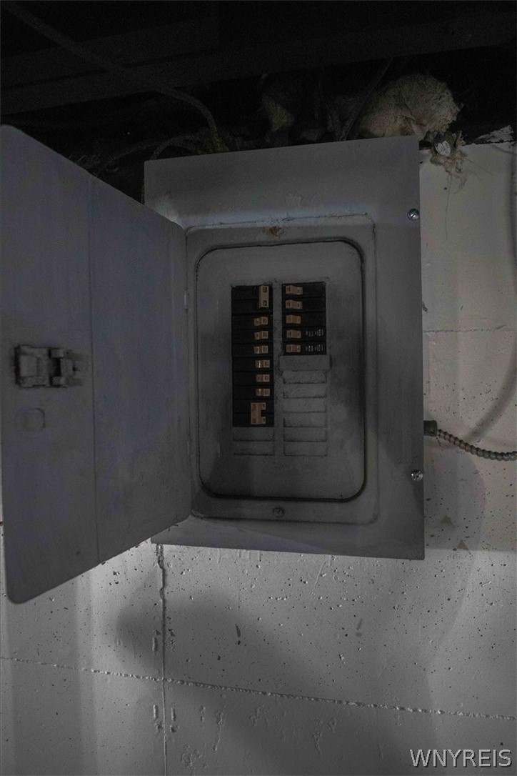 428 Beach Road Cheektowaga, NY 14225 - Photo 32 of 32