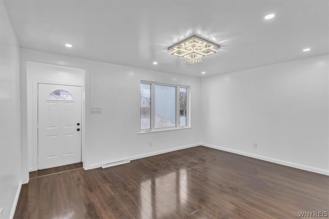 428 Beach Road Cheektowaga, NY 14225 - Photo 8 of 32