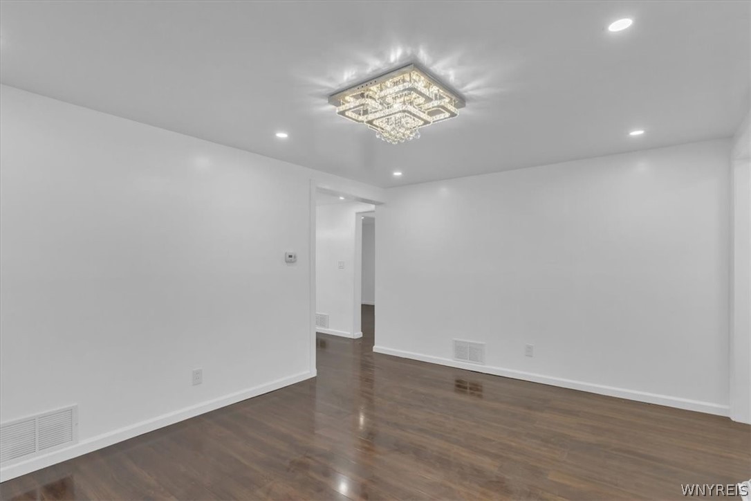 428 Beach Road Cheektowaga, NY 14225 - Photo 9 of 32