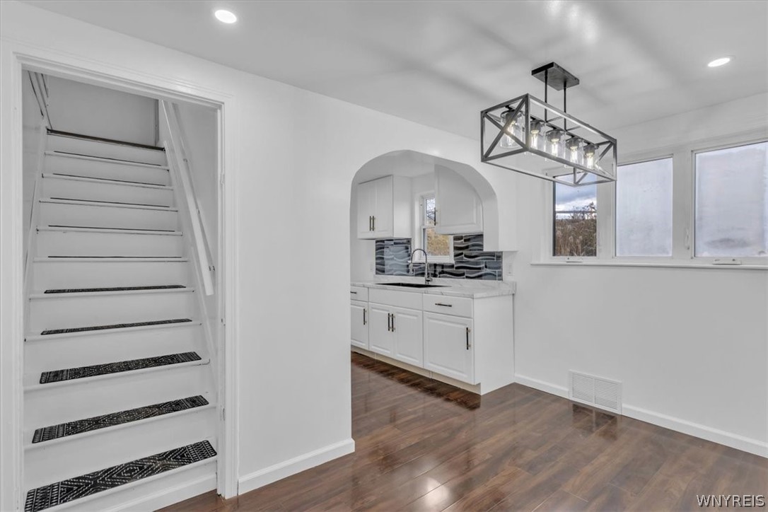 428 Beach Road Cheektowaga, NY 14225 - Photo 10 of 32