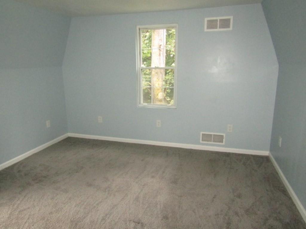 686 Filmore Road Pittsburgh, PA 15221 - Photo 15 of 29 Gallery Image 15
