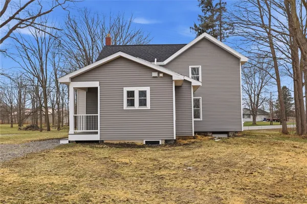 $299,900 | 1241 County Road 8, Farmington, NY 14548