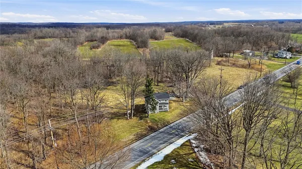 $299,900 | 1241 County Road 8, Farmington, NY 14548