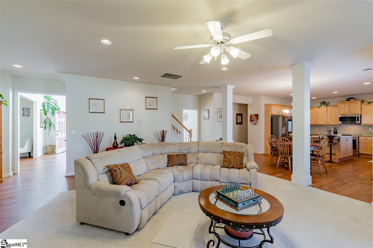2 Lynell Place Greenville, SC 29607 - Photo 8 of 34 Gallery Image 8