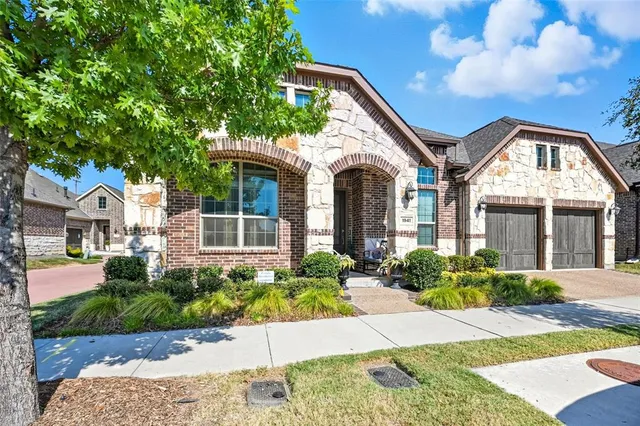 $415,000 | 1941 Spotted Fawn Drive, Arlington, TX 76005